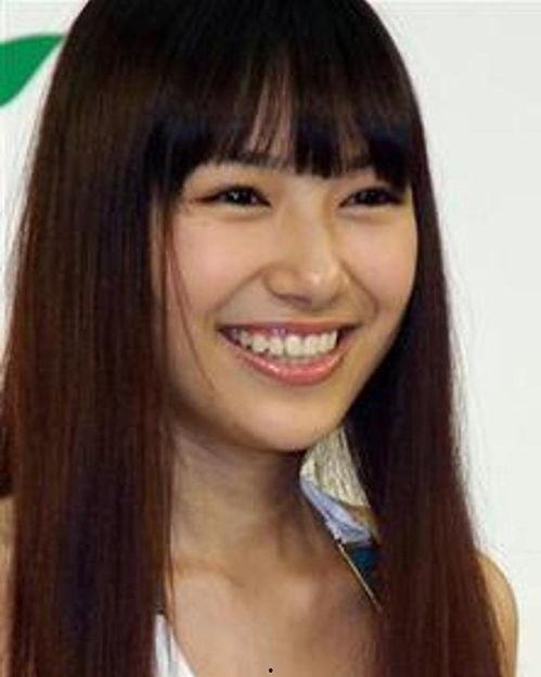 av女明星查询,从争议到转型，她们的人生轨迹