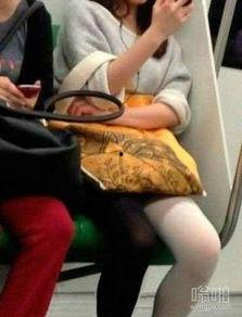 菜场丝袜走光,一场意外的尴尬瞬间